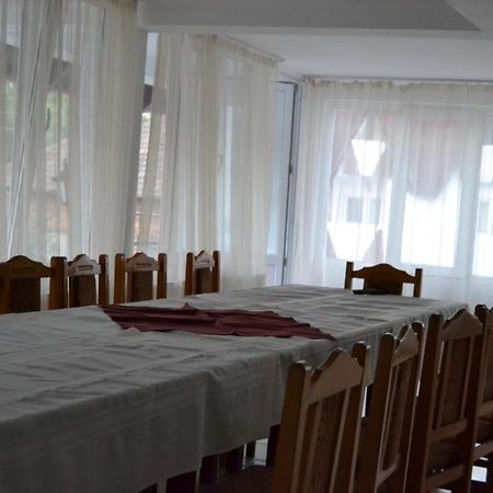 Pensiunea Iuliana Căpăţîneni-Ungureni Esterno foto