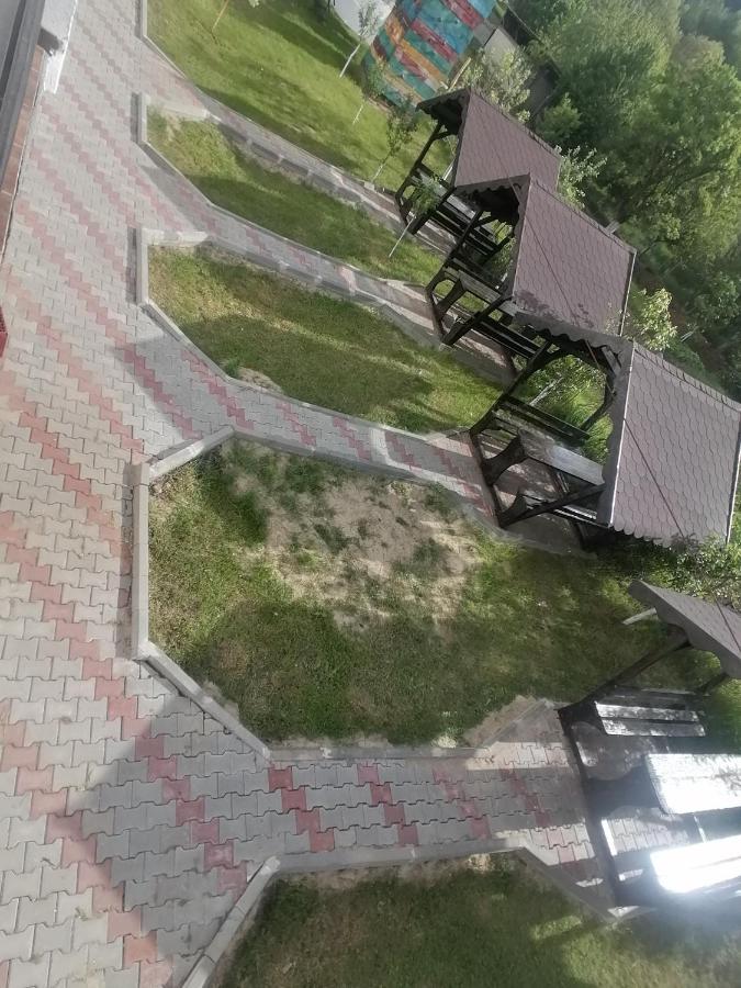 Pensiunea Iuliana Căpăţîneni-Ungureni Esterno foto