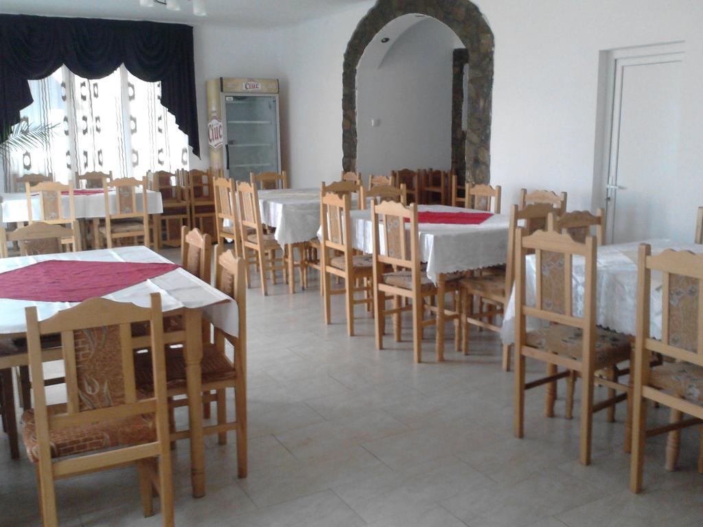 Pensiunea Iuliana Căpăţîneni-Ungureni Esterno foto