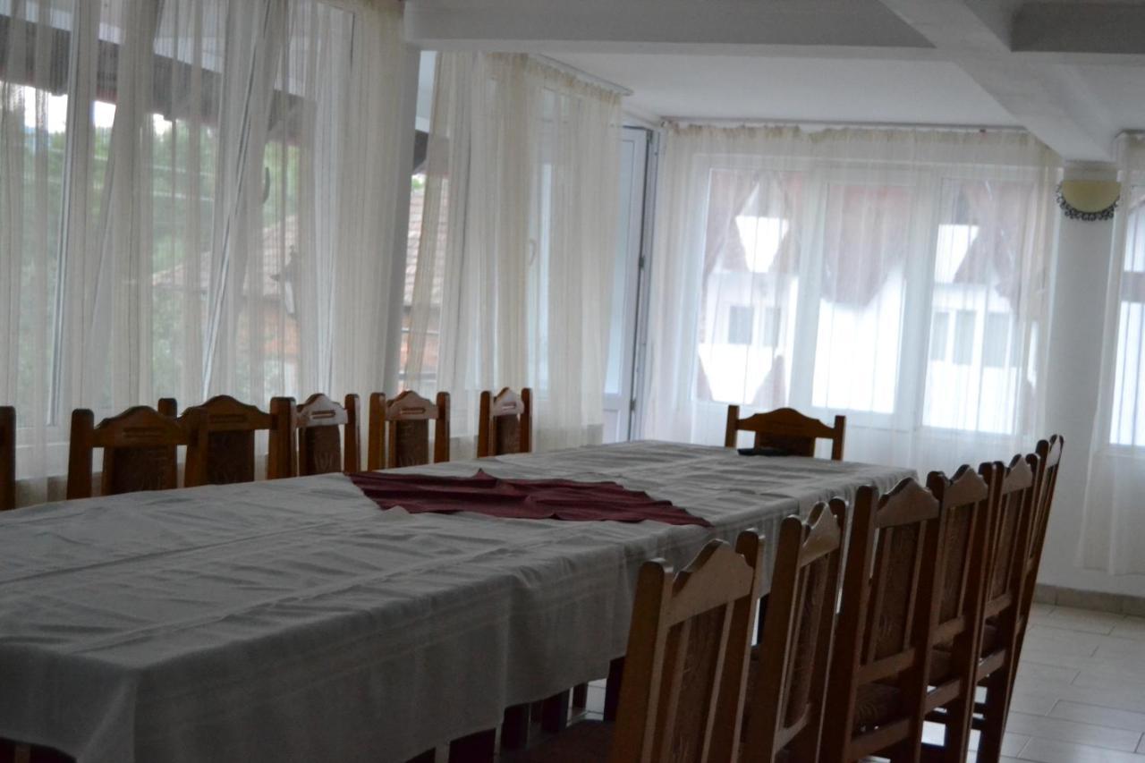 Pensiunea Iuliana Căpăţîneni-Ungureni Esterno foto